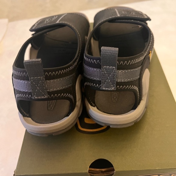 Keen Black and Gray Open-Toe Sandals - Picture 4 of 7